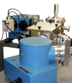 deep ultraviolet spectrophotometer with luminescence detection capability